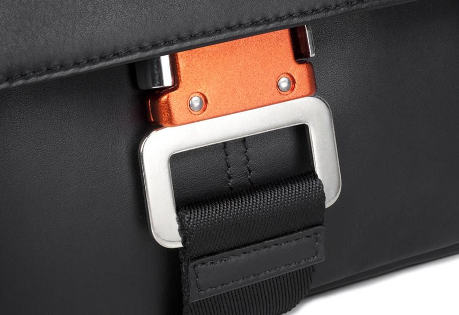 The Davek Messenger Bag - Black Leather - Image 3